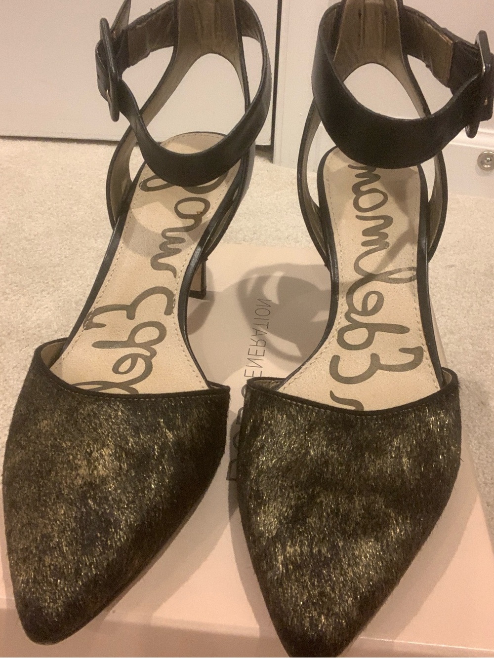 Perfect unworn Sam Edelman Pointed Ankle-Strap Women's Flats in Metallic Black